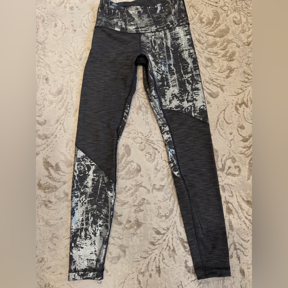 Lululemon foiled Stylish Gray Patterned Leggings … - image 13